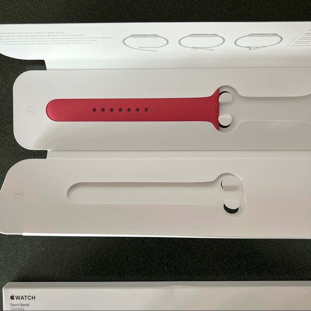 **PLEASE READ DESCRIPTION** NWT M/L - Apple Watch Band - 38mm, Camellia